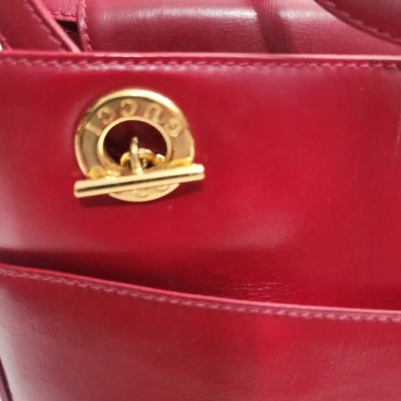 Authentic vintage red leather GUCCI shoulder bag - Picture 2 of 11
